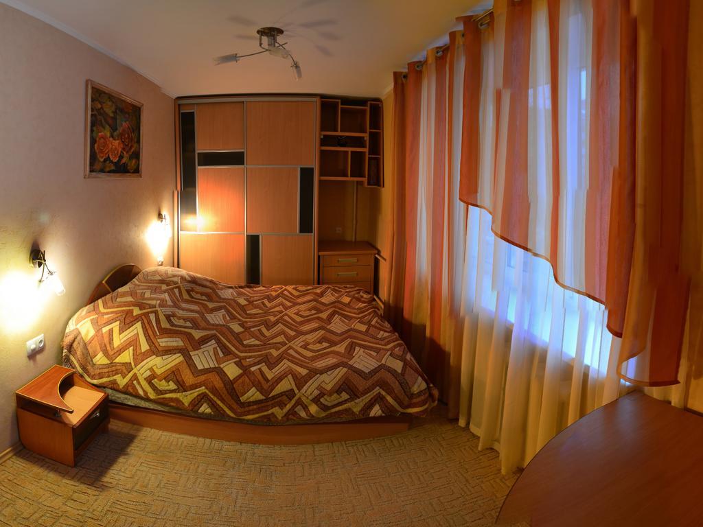 تشيرنيهيفسكا Roses Apartment In The City Center المظهر الخارجي الصورة