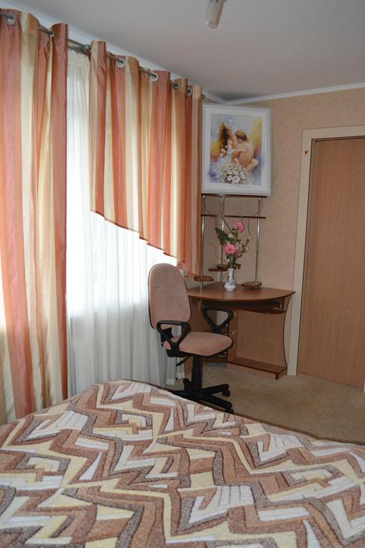 تشيرنيهيفسكا Roses Apartment In The City Center الغرفة الصورة