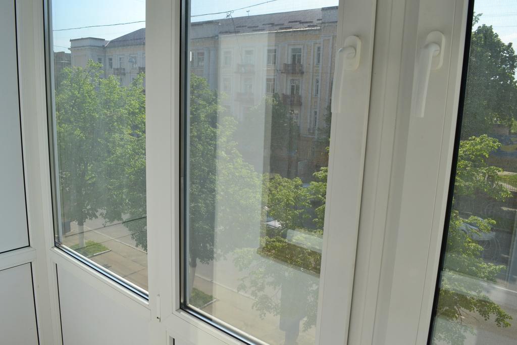تشيرنيهيفسكا Roses Apartment In The City Center المظهر الخارجي الصورة
