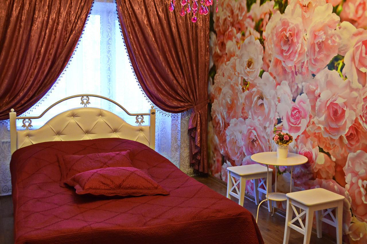 تشيرنيهيفسكا Roses Apartment In The City Center المظهر الخارجي الصورة