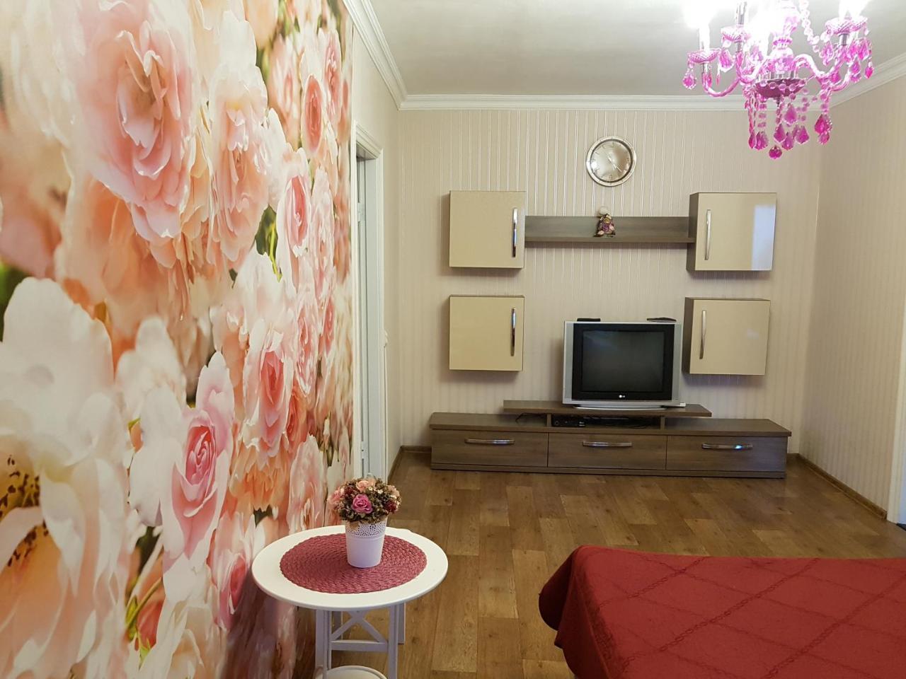 تشيرنيهيفسكا Roses Apartment In The City Center المظهر الخارجي الصورة
